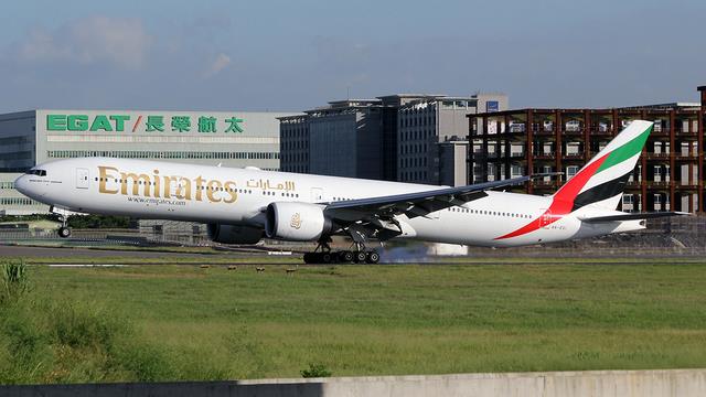 A6-EGI::Emirates Airline